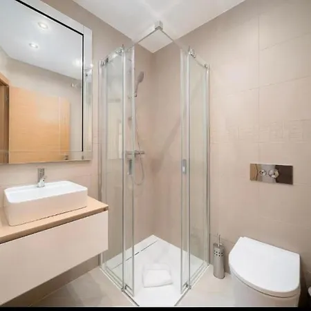 Privatunterkunft Modern Accomodation *